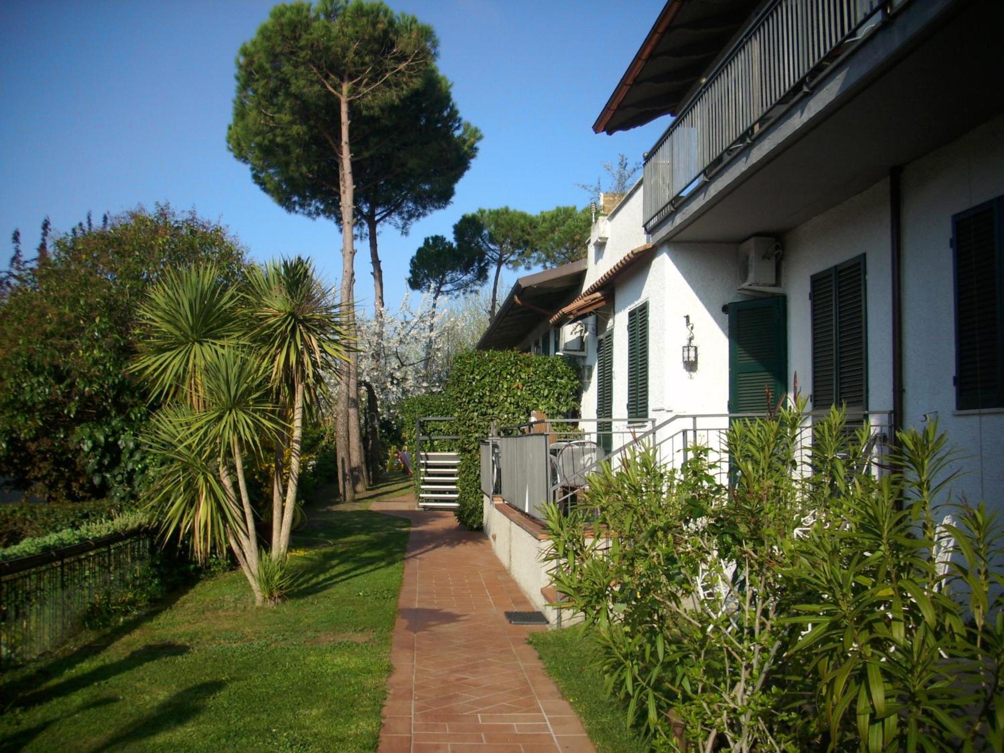 Residence Al Lago كاستيغليون ديل لاغو المظهر الخارجي الصورة