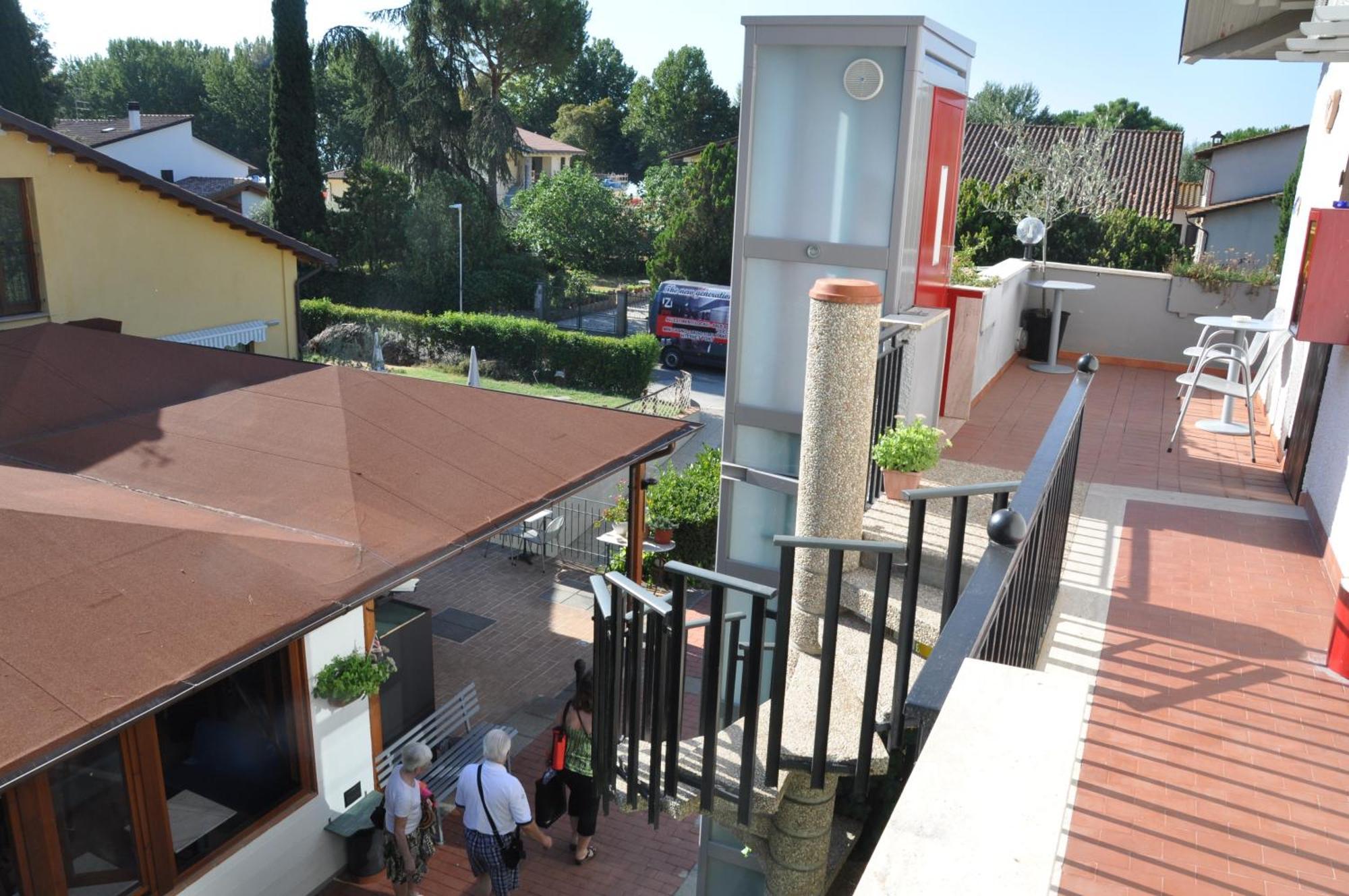Residence Al Lago كاستيغليون ديل لاغو المظهر الخارجي الصورة